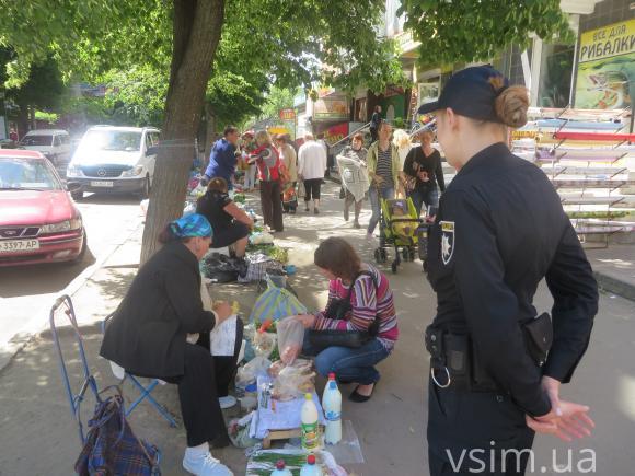 З тротуару до столу: хто і як має "почистити" Хмельницький від стихійної торгівлі, фото №2 на сайті vsim.ua