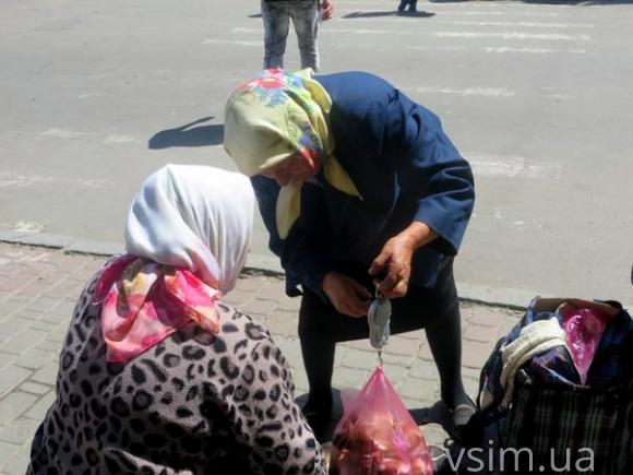 З тротуару до столу: хто і як має "почистити" Хмельницький від стихійної торгівлі, фото №4 на сайті vsim.ua