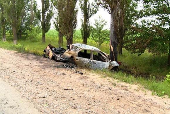 Жахливе ДТП на Вінниччині: автівка згоріла. Усі пасажири загинули, фото №2 на сайті 20minut.ua