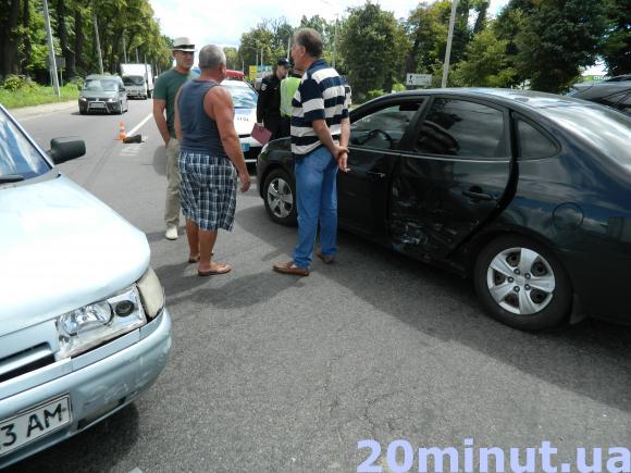 Авто зіткнулися на Хмельницькому Шосе, фото №3 на сайті 20minut.ua