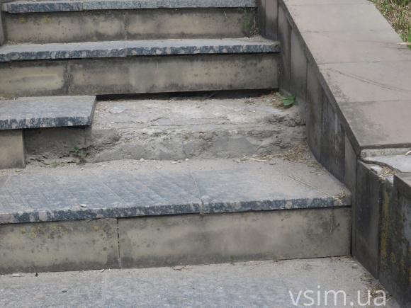 Біля хмельницького пляжу можна підвернути ногу і зламати підбори, фото №2 на сайті vsim.ua