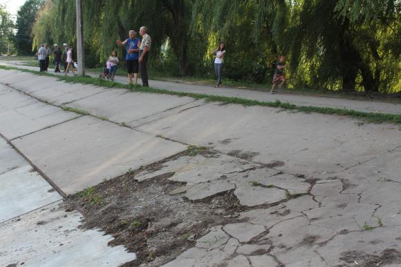 “Куди зарили ці мільйони?” Мешканці Тяжилова турбуються про своє озеро, фото №5 на сайті 20minut.ua
