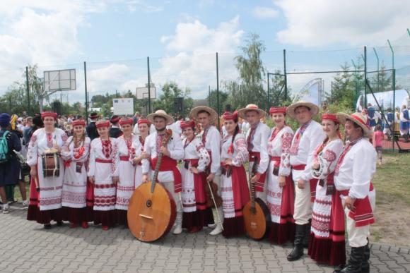 Літинська «Горлиця» на площі у Польщі виконала Державний Гімн України, фото №2 на сайті 20minut.ua