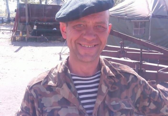На Хмельниччині зі сльозами на очах та на колінах прощалися з трьома загиблими в АТО, фото №2 на сайті vsim.ua