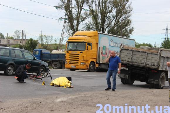 На "Східному" вантажівка збила на смерть жінку-велосипедистку (ОНОВЛЕНО), фото №1 на сайті 20minut.ua