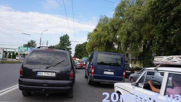 На Збаразькій збили людину. Через ДТП великі затори (ОНОВЛЕНО), фото №1 на сайті 20minut.ua