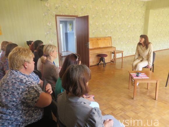 Обійшлось без скандалу. Нових керівників представили працівникам двох хмельницьких садочків і НВК№4, фото №3 на сайті vsim.ua