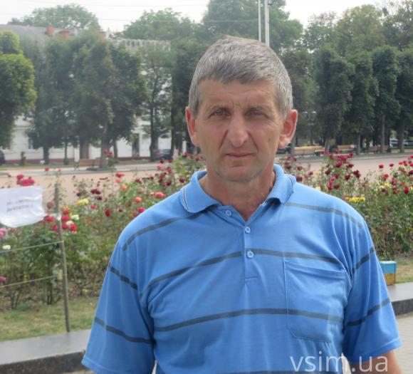 Перед Хмельницькою ОДА мітинг з двох учасників. Виставили шини і намет, фото №1 на сайті vsim.ua