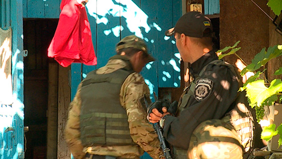 «РПГ», вибухівка та тони "ліваку": поліція викрила два підпільних цехи на сайті 20minut.ua «РПГ», вибухівка та тони "ліваку": поліція викрила два підпільних цехи, фото №1 на сайті 20minut.ua