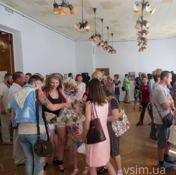 У Хмельницькому показують виставку провокативних картин активістки «Правого сектору», фото №4 на сайті vsim.ua