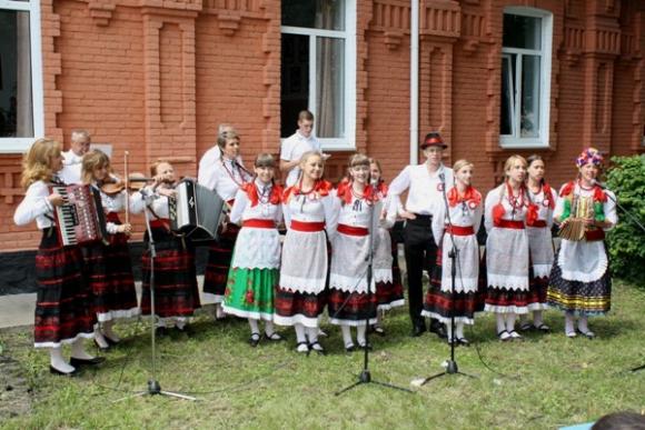 У Ілінцях на стіні музичної школи відкрили меморіал пам'яті Тимка (Томаша) Падури, фото №5 на сайті 20minut.ua