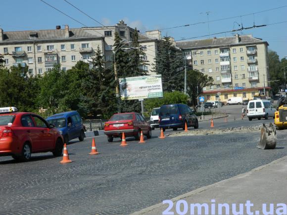 У Тернополі розпочали ремонт дамби. До цього проводили підготовчі роботи, фото №2 на сайті 20minut.ua