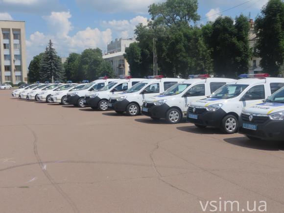 Урочисто і з пафосом: на майдані представили групи швидкого реагування поліції Хмельниччини, фото №7 на сайті vsim.ua
