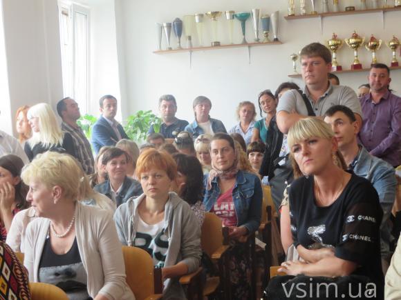 "Я маю право приймати такі рішення. І ваш тиск не вплине", - головний освітянин про звільнення директора ЗОШ№6, фото №1 на сайті vsim.ua