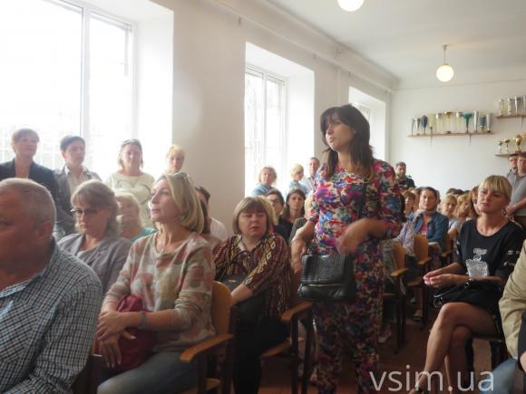 "Я маю право приймати такі рішення. І ваш тиск не вплине", - головний освітянин про звільнення директора ЗОШ№6, фото №3 на сайті vsim.ua