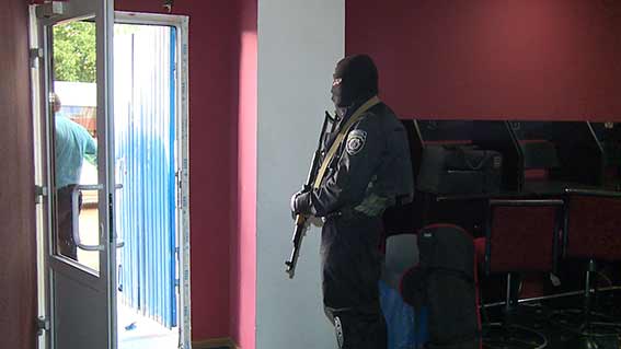 Їх закривають, а вони відкриваються: У Вінниці прикрили 16 гральних заклади, фото №1 на сайті 20minut.ua