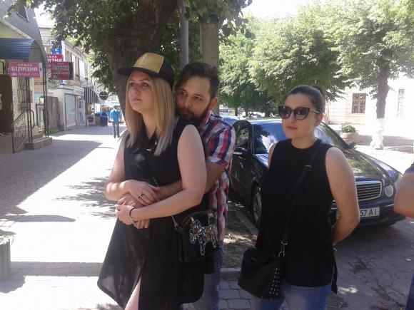 Закохані Аліна та Андрій продають «бургери Щастя», щоб заробити на весілля, фото №2 на сайті 20minut.ua