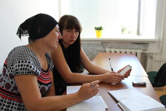 Жінку збила машина на дорозі, де чиновники відмовилися малювати «зебру», фото №4 на сайті 20minut.ua