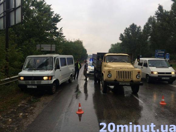 Біля "Білого замку" - ціла низка ДТП, фото №3 на сайті 20minut.ua