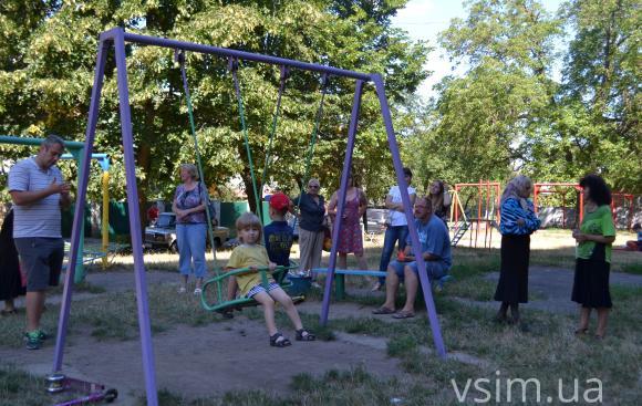 Хмельничани заблокували роботу газовиків, які хотіли встановити будинковий лічильник, фото №1 на сайті vsim.ua