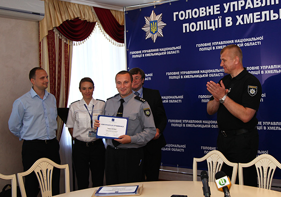 Хмельницьких поліцейських навчали спілкуватись з містянами, фото №3 на сайті vsim.ua