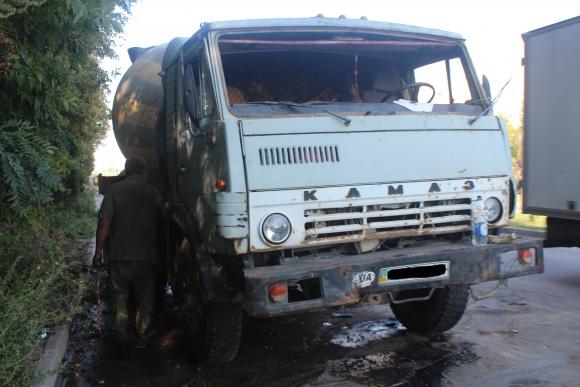 На Барському шосе перевернулася  бетономішалка з 18 тоннами цементу, фото №1 на сайті 20minut.ua