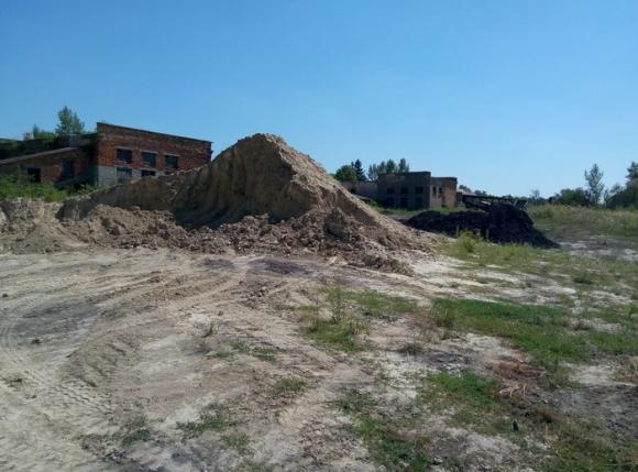 На Тернопіллі організували підпільний цегельний завод поблизу незаконного кар'єру на сайті 20minut.ua На Тернопіллі організували підпільний цегельний завод поблизу незаконного кар'єру, фото №2 на сайті 20minut.ua