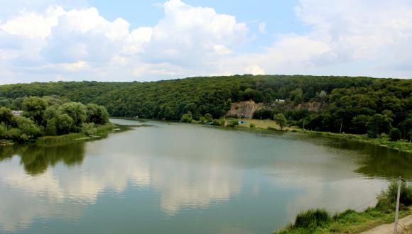 На вихідні до Сабарова: місце за греблею збирає чимало відпочивальників, фото №8 на сайті 20minut.ua