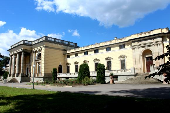 Палац у Немирові оповитий Парком кохання та охороняється мармуровими левами, фото №4 на сайті 20minut.ua