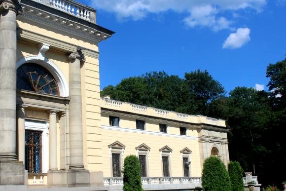 Палац у Немирові оповитий Парком кохання та охороняється мармуровими левами, фото №6 на сайті 20minut.ua