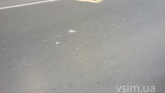 Пасажири в паніці. На Бандери стріляли в тролейбус на сайті vsim.ua Пасажири в паніці. На Бандери стріляли в тролейбус, фото №3 на сайті vsim.ua