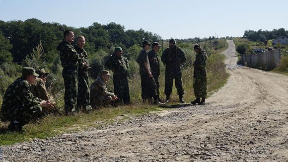 Під Вінницею озброєні військові в камуфляжі влаштували стрільби з штатськими, фото №1 на сайті 20minut.ua