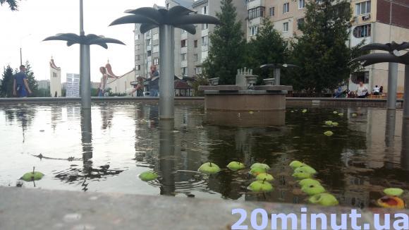 Після "пінної вечірки" фонтан на "Алясці" так і не запрацював на сайті 20minut.ua Після "пінної вечірки" фонтан на "Алясці" так і не запрацював, фото №1 на сайті 20minut.ua
