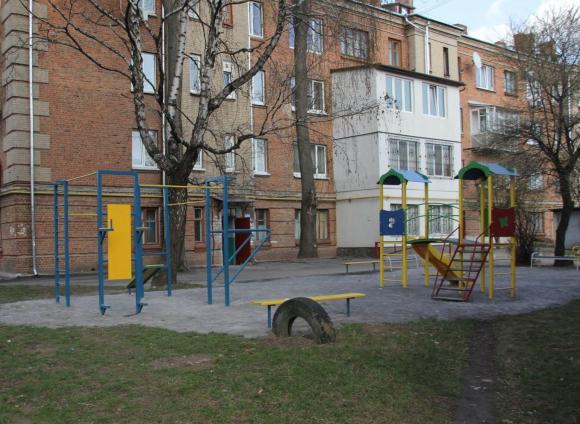 У дворах хмельницьких будинків облаштували більше 10 дитячих та спортивних майданчиків, фото №2 на сайті vsim.ua