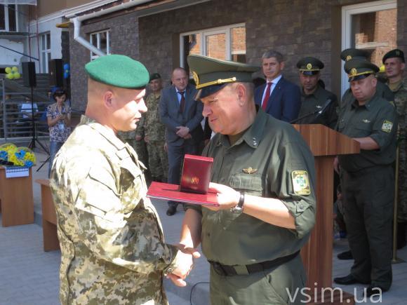 У Хмельницькому 32 сім'ї прикордонників отримали ключі від квартир, фото №5 на сайті vsim.ua
