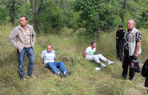 У посадці біля Ющенка копи затримали чоловіка, який стріляв з обріза у атовців, фото №3 на сайті 20minut.ua