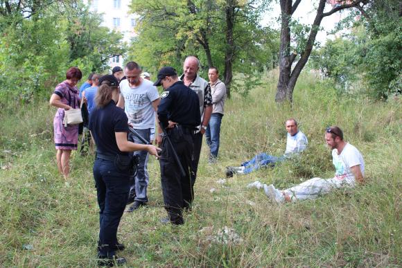 У посадці біля Ющенка копи затримали чоловіка, який стріляв з обріза у атовців, фото №5 на сайті 20minut.ua