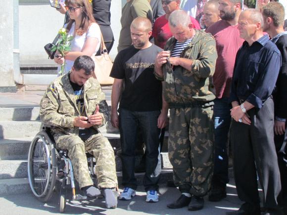 У Шепетівці попрощалися з бійцем батальйону "Донбас" Володимиром Шевчуком, фото №1 на сайті vsim.ua