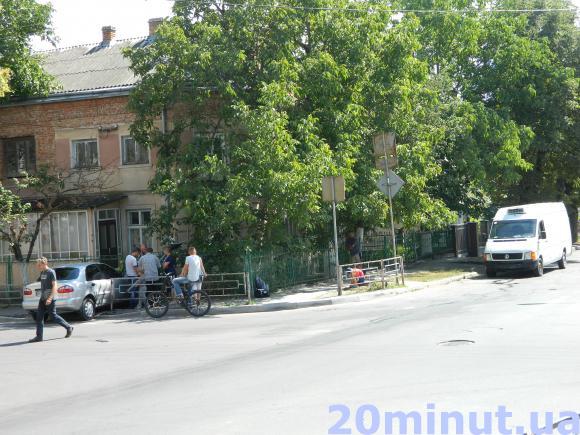 У центрі Тернополя - аварія за участі буса та легківки, фото №2 на сайті 20minut.ua