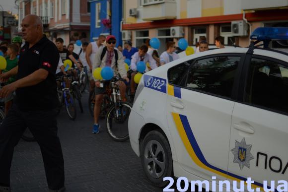 Велосипедисти у вишиванках обкатали вулиці Кам’янця, фото №6 на сайті 20minut.ua