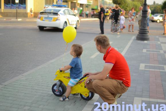 Велосипедисти у вишиванках обкатали вулиці Кам’янця, фото №7 на сайті 20minut.ua
