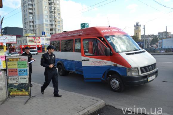 Водії хмельницьких маршруток не порушують лише під наглядом копів, фото №1 на сайті vsim.ua