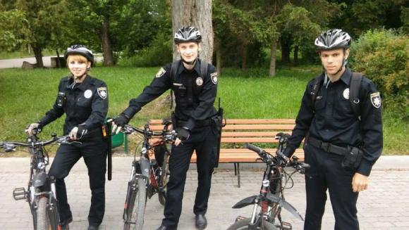 "Знайомтесь - ваш коп": попрацював вчителем і пішов у патрульні, фото №1 на сайті 20minut.ua