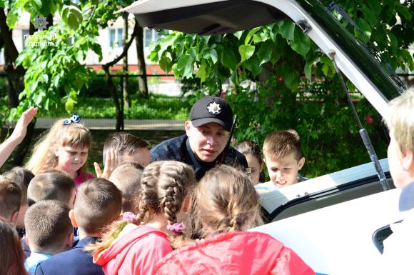 «Знайомтесь – ваш коп»: поліція у місті не для того, щоб знімати котів з дерев, каже командир на сайті 20minut.ua «Знайомтесь – ваш коп»: поліція у місті не для того, щоб знімати котів з дерев, каже командир, фото №2 на сайті 20minut.ua
