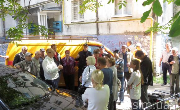 "Знімайте оту бандуру і заварюйте трубу", - жителі Бандери не дали газовикам встановити лічильник на їхній будинок, фото №1 на сайті vsim.ua