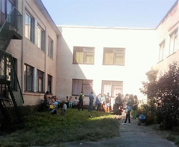Без пандусів. 70 дітей з інвалідністю викликали на комісію в один день, фото №1 на сайті 20minut.ua