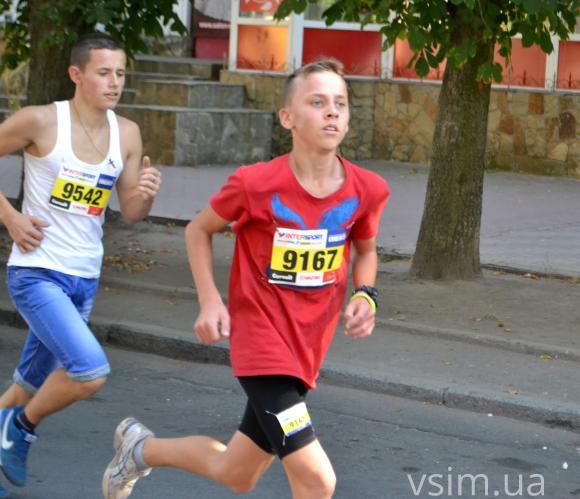 Хмельницький біжить. На масовий пробіг прийшло майже 2 тисячі людей, фото №17 на сайті vsim.ua