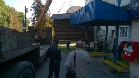 МАФ з зупинки на Карпенка демонтували, фото №3 на сайті 20minut.ua