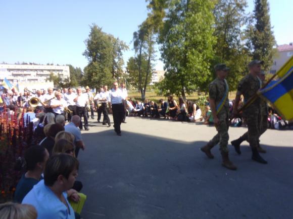 На Хмельниччині попрощалися з 22-річним Романом Власюком, який загинув в АТО, фото №1 на сайті vsim.ua