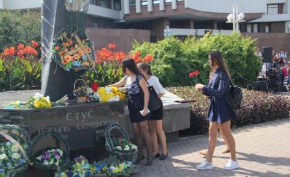 На площі Василя Стуса розпочались Вересневі Стусівські читання, фото №2 на сайті 20minut.ua